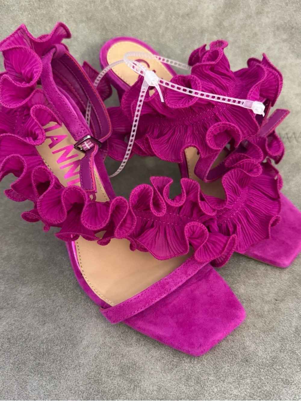 NWT Gianni Bini FRANZ Suede Chiffon Ruffle Dress Sandal Fuschia Sz 7 - Picture 7 of 10